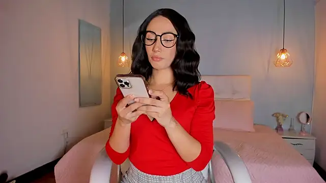 Snapshot of Emma23__ chatting on March 11, 2025, 12:00 am Emma23 online show from March 11, 2025, 12:00 am