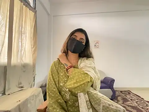 Snapshot of MaYaa__11 chatting on December 30, 2024, 10:53 am MaYaa 11 online show from December 30, 2024, 10:53 am