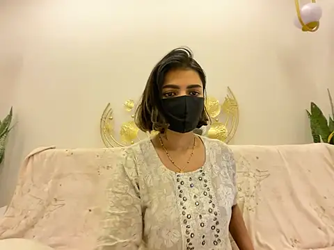 Snapshot of MaYaa__11 chatting on February 28, 2025, 1:14 pm MaYaa 11 online show from February 28, 2025, 1:14 pm