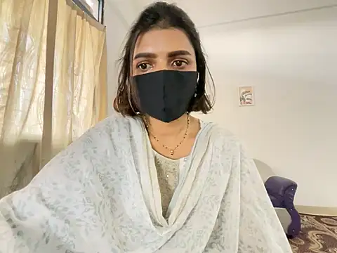 Snapshot of MaYaa__11 chatting on January 31, 2025, 11:35 am MaYaa 11 online show from January 31, 2025, 11:35 am