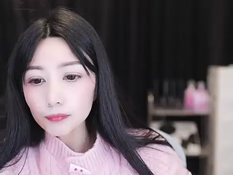 Nuyoah-77 online show from November 18, 2025, 4:32 pm