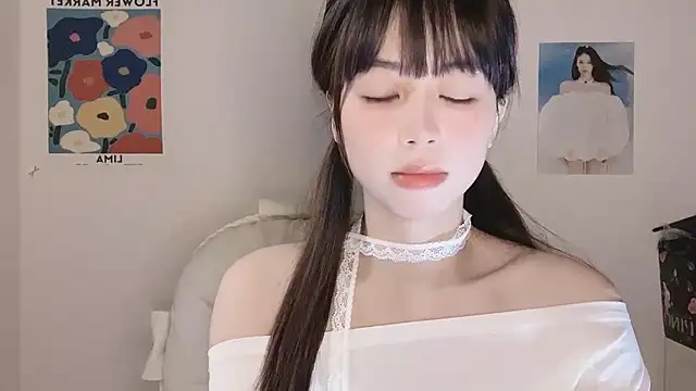 Snapshot of -Hottie chatting on December 1, 2025, 3:57 pm -Hottie online show from December 1, 2025, 3:57 pm