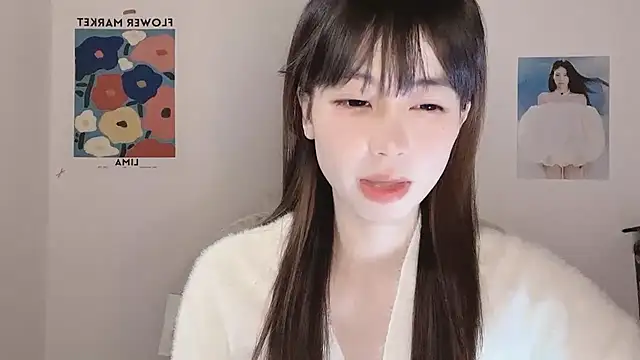 Snapshot of -Hottie chatting on December 4, 2025, 4:06 pm -Hottie online show from December 4, 2025, 4:06 pm