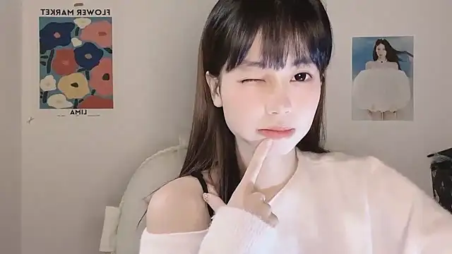 Snapshot of -Hottie chatting on November 29, 2025, 4:07 pm -Hottie online show from November 29, 2025, 4:07 pm