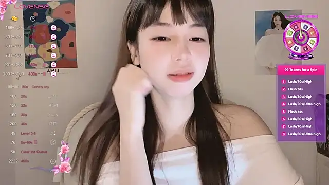 Snapshot of -Hottie chatting on October 30, 2025, 4:15 pm -Hottie online show from October 30, 2025, 4:15 pm