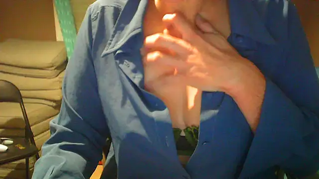 Snapshot of Raptor82 chatting on October 7, 2025, 7:59 pm Raptor82 online show from October 7, 2025, 7:59 pm