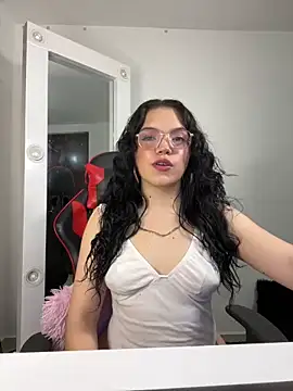angela cortes  online show from March 6, 2025, 3:13 am