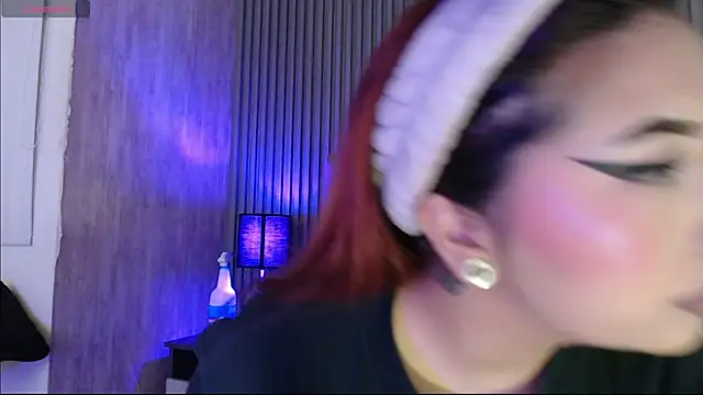 Mia Rinn online show from November 13, 2025, 3:49 pm