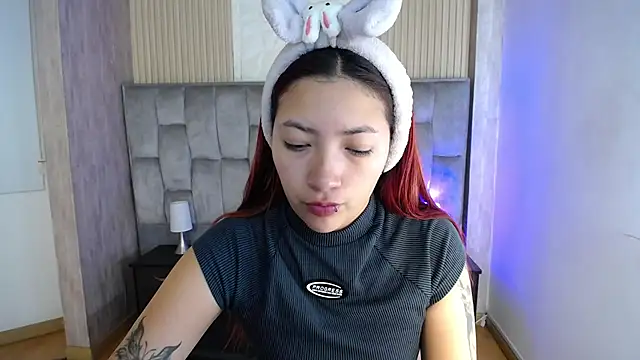 Snapshot of Mia_Rinn chatting on October 21, 2025, 1:21 pm Mia Rinn online show from October 21, 2025, 1:21 pm