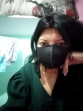 Snapshot of Hotty-Divya chatting on April 20, 2026, 3:53 am Hotty-Divya online show from April 20, 2026, 3:53 am