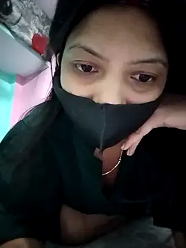 Snapshot of Hotty-Divya chatting on April 6, 2026, 7:31 am Hotty-Divya online show from April 6, 2026, 7:31 am