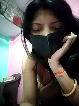 Snapshot of Hotty-Divya chatting on May 7, 2026, 3:22 am Hotty-Divya online show from May 7, 2026, 3:22 am