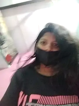 Snapshot of Hotty-Divya chatting on April 22, 2026, 2:35 pm Hotty-Divya online show from April 22, 2026, 2:35 pm