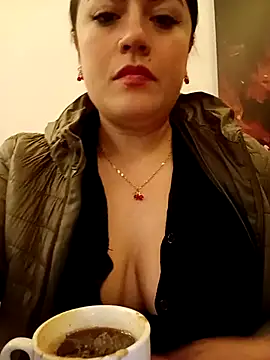 Snapshot of Lesly_10- chatting on September 15, 2025, 1:06 am Lesly 10- online show from September 15, 2025, 1:06 am