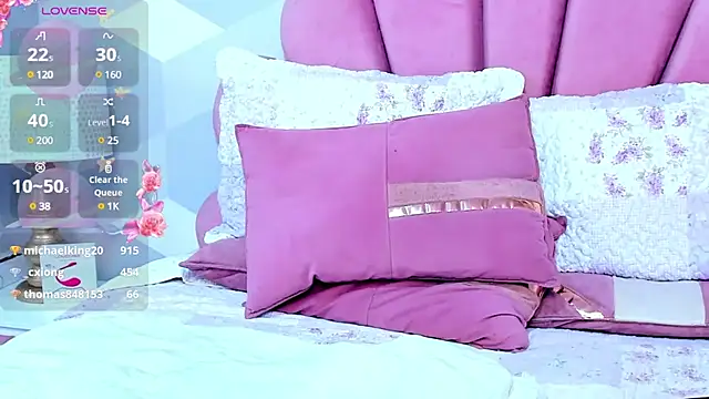 Snapshot of KylieMonnett chatting on March 16, 2025, 10:00 am KylieMonnett online show from March 16, 2025, 10:00 am