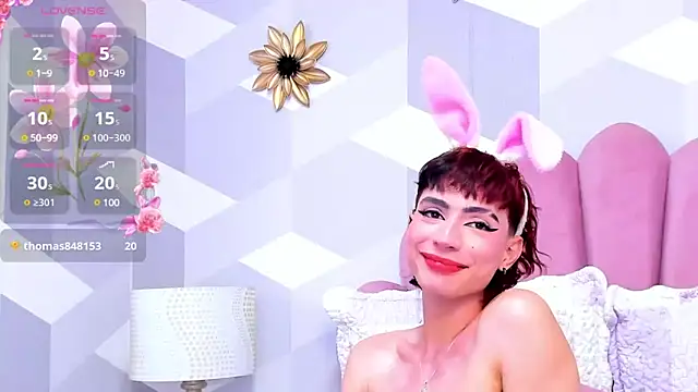 Snapshot of KylieMonnett chatting on March 14, 2025, 4:21 am KylieMonnett online show from March 14, 2025, 4:21 am