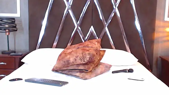 Snapshot of EmilyKnight chatting on March 1, 2025, 1:43 am EmilyKnight online show from March 1, 2025, 1:43 am