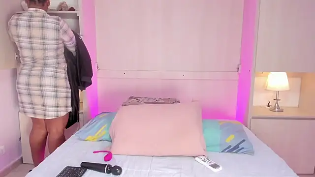 EmilyyStuart online show from February 17, 2026, 3:26 am