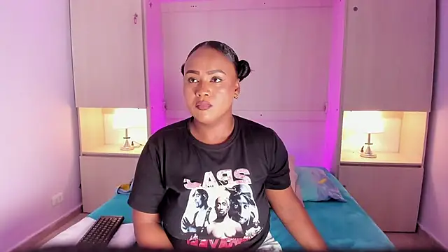 EmilyyStuart online show from February 18, 2026, 3:37 am