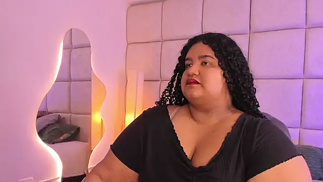 Miley Collins online show from November 8, 2025, 7:50 pm