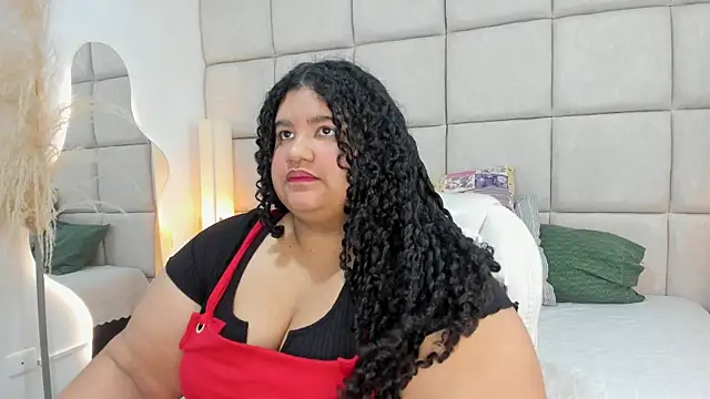 Miley Collins online show from December 2, 2025, 12:51 pm