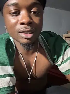 Snapshot of SluttyLyfe4L chatting on November 4, 2025, 11:30 pm SluttyLyfe4L online show from November 4, 2025, 11:30 pm