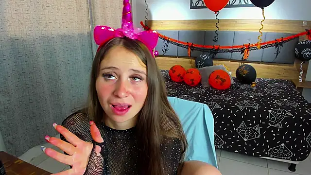 Snapshot of martina_lujann chatting on October 27, 2025, 1:01 pm martina lujann online show from October 27, 2025, 1:01 pm