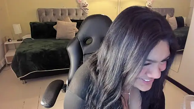 Snapshot of _Dulcinea_1 chatting on October 21, 2025, 10:36 am Dulcinea 1 online show from October 21, 2025, 10:36 am