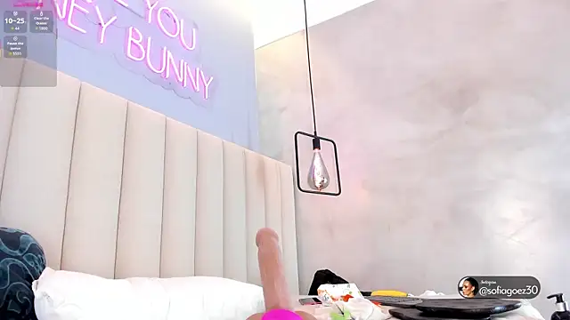 SOFIAGOEZ30 online show from September 9, 2025, 11:08 am