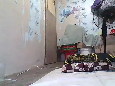 Sweetchuby1995 online show from June 19, 2026, 4:24 pm