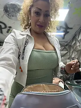 Katti Barrera online show from July 10, 2026, 9:59 pm