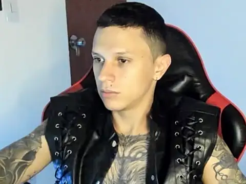 Snapshot of goodboy69l chatting on May 29, 2026, 10:38 pm goodboy69l online show from May 29, 2026, 10:38 pm