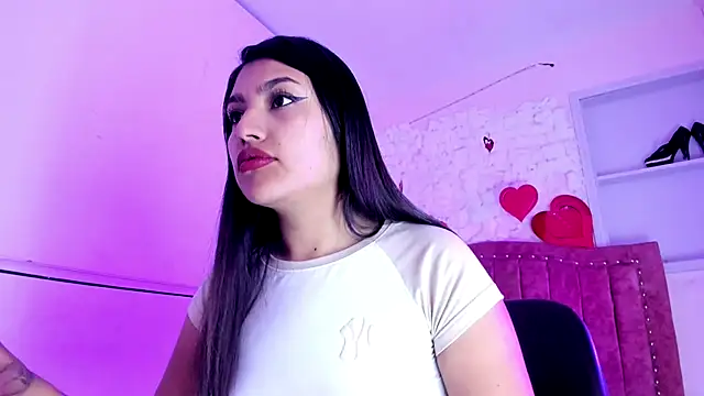 SarahStones online show from September 18, 2025, 3:53 am