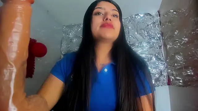 SarahStones online show from April 10, 2026, 4:08 am