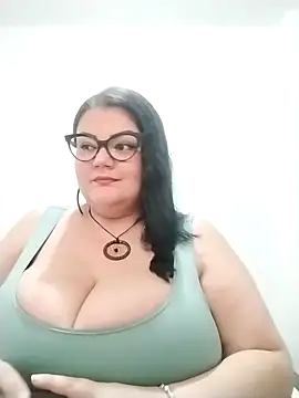 Snapshot of Madisonpalacio chatting on February 12, 2026, 4:40 pm Madisonpalacio online show from February 12, 2026, 4:40 pm