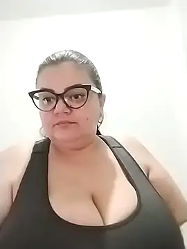 Snapshot of Madisonpalacio chatting on February 6, 2026, 9:11 pm Madisonpalacio online show from February 6, 2026, 9:11 pm