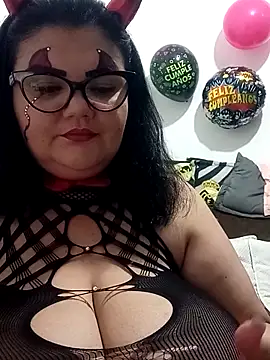 Snapshot of Madisonpalacio chatting on October 31, 2025, 10:38 pm Madisonpalacio online show from October 31, 2025, 10:38 pm