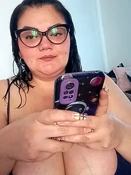 Snapshot of Madisonpalacio chatting on November 26, 2025, 5:24 pm Madisonpalacio online show from November 26, 2025, 5:24 pm