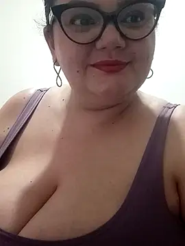 Snapshot of Madisonpalacio chatting on February 27, 2026, 8:08 pm Madisonpalacio online show from February 27, 2026, 8:08 pm