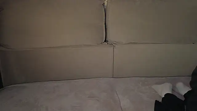 adam 21cm   online show from November 27, 2025, 4:51 pm