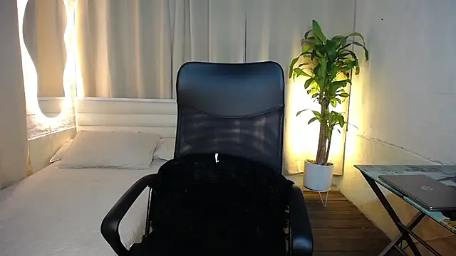 Snapshot of xxx__exotic chatting on December 18, 2025, 5:45 am xxx exotic online show from December 18, 2025, 5:45 am