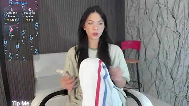 andy bell x online show from December 15, 2025, 3:07 pm