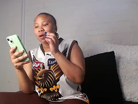 Snapshot of DrippinCaramelCutie chatting on September 14, 2025, 1:44 pm DrippinCaramelCutie online show from September 14, 2025, 1:44 pm