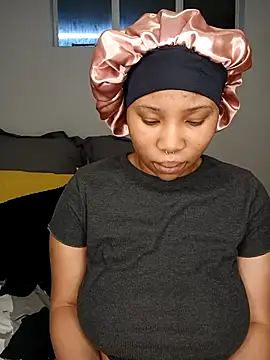 Snapshot of DrippinCaramelCutie chatting on November 26, 2025, 1:38 am DrippinCaramelCutie online show from November 26, 2025, 1:38 am