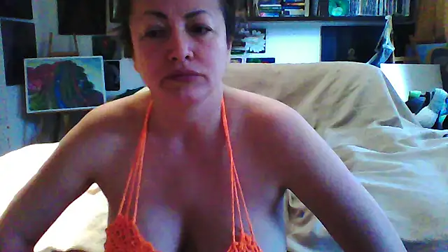 MariaAnaSunshine online show from October 27, 2025, 8:15 am