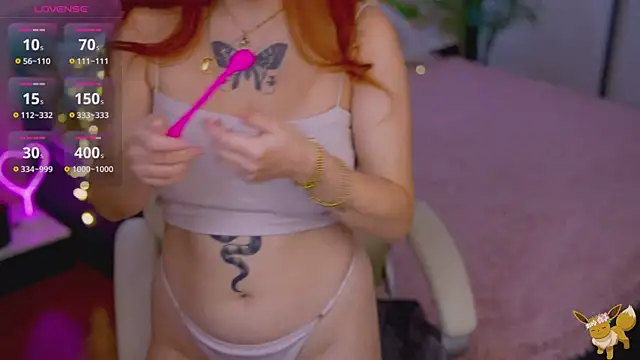 Snapshot of RedShinee chatting on November 6, 2025, 8:07 am RedShinee online show from November 6, 2025, 8:07 am