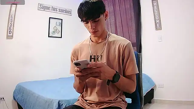 Snapshot of harrytomson_1 chatting on October 17, 2025, 9:16 pm harrytomson 1 online show from October 17, 2025, 9:16 pm