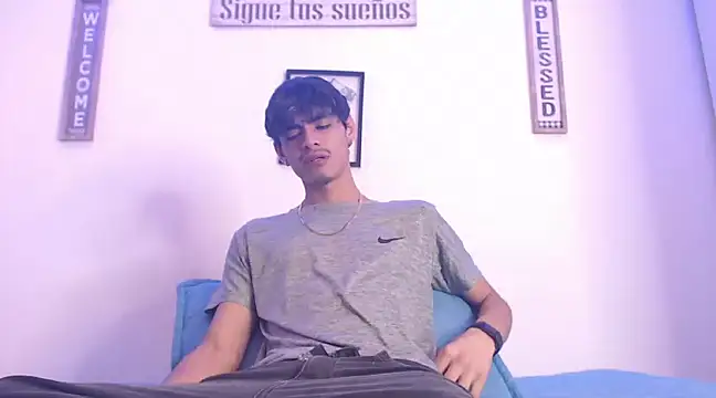 Snapshot of harrytomson_1 chatting on March 8, 2025, 5:07 am harrytomson 1 online show from March 8, 2025, 5:07 am