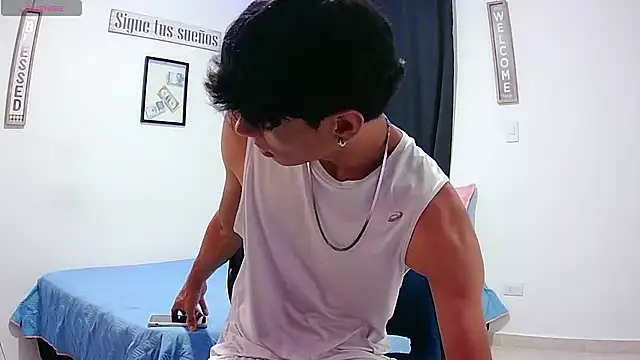 Snapshot of harrytomson_1 chatting on October 14, 2025, 8:59 am harrytomson 1 online show from October 14, 2025, 8:59 am