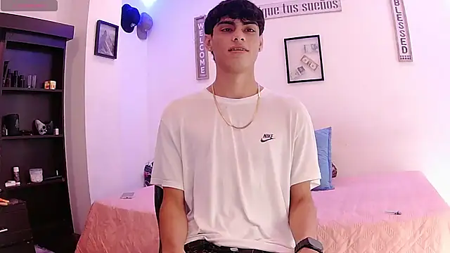 Snapshot of harrytomson_1 chatting on September 9, 2025, 3:54 pm harrytomson 1 online show from September 9, 2025, 3:54 pm